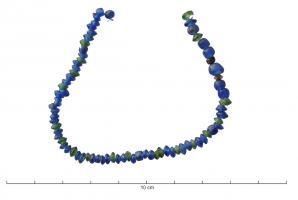 PRL-4052 - Perle biconique verteverrePerle biconique en verre vert, faible module (diam. 4 à 6 mm); perforation axiale étroite.