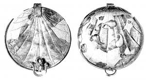PYX-4011 - Boîte de rangementargentTPQ : -100 - TAQ : 1Boîte (pyxide) constituée d'un bassin profond, posé sur trois supports en forme de goutte, et creusé de cannelures évoquant la forme d'un coquillage; cette boîte est équipée d'un couvercle plat, également marqué de cannelures en coquillage, articulé par une charnière et pourvu d'une anse de l'autre côté.