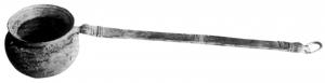 SPL-3009 - Simpulum de type Pescate DbronzeObjet composite, constitué d'une vasque martelée et d'un manche coulé; la vasque hémisphérique, à fonc arrondi, comporte généralement un col étranglé et une lèvre déversée; le manche est composé sur toute la longueur d'une bande plate.