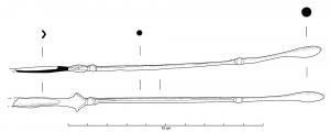SSP-4013 - Cuillère-sonde type Riha CbronzeInstrument double constitué d'une tige cannelée présentant parfois une moulure, possédant à une extrémité une petite cuillère ovale et allongée et à l’autre un épaississement en forme d'olive. Les caractéristiques principales de ce type sont une tige cannelée et une attache de cuillère aplatie et trapézoïdale qui présente au moins deux appendices latéraux, parfois soulignés d'un trait.