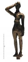 STE-1008 - Statuette / Figurine anthropomorphe.bronzeTPQ : -1600 - TAQ : -1450Figurine représentant un homme adulte mince, se tenant bien droit, portant le dos de sa main droite au niveau de son front. Le personnage est porteur d'un torque, de bracelets et d'une ceinture. (Aux pieds, chaussures ou entraves?)