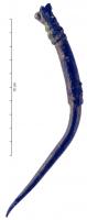 STY-6008 - Stylet au dragonbronzeStylet dont la tige, dans sa partie supérieure, est marquée de têtes de dragons séparées par des zones lisses; sommet de forme variable (main...).