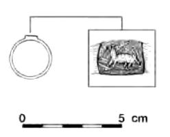 BAG-5093 - Bague à chaton gravéargentBague à jonc plat, petit chaton rectangulaire en très léger relief, à motif gravé.