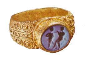BAG-5096 - Bague ornée de granulations, intailleor, pierreBague à large jonc, légèrement renflé sur l'extérieur, et serti rapporté pour une intaille nettement surélevée. Motifs de granulations sur les épaules