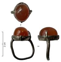 BAG-7032 - Bague à cabochon hémisphériqueargentBague à jonc filiforme, plateau évasé à quatre griffes soutenant un cabochon (pierre fine) hémisphérique.