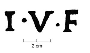 BRQ-4064 - Brique estampillée I.V.Fterre cuiteBrique estampillée I.V.F, en creux, sans cartouche.
