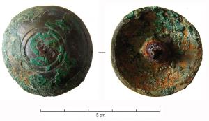 CLD-4035 - Clou décoratifbronze, ferClou en fer à grosse tête hémisphérique en bronze, creuse dessous, ornée de cercles concentriques au tour sur la face externe.