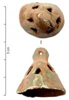 CLT-4024 - Clochette à paroi ajouréebronzeClochette conique, à parois rectilignes ou parfois concaves, caractérisée par une série d'ajours le plus souvent triangulaires et disposés sur deux rangées; anneau ou bélière de suspension au sommet.