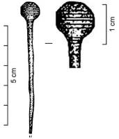 EPG-1074 - Épingle à tête cylindro-tronconiquebronzeEpingle à grosse tête (diamètre supérieur à 9 mm), cylindrique surmontée d'un tronc de cône. La partie reliant le cylindre à la tige , également tronconique, est ornée de stries horizontales ou hélicoïdales. La partie cyndrique de la tête est souvent ornée de stries horizontales.