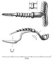 FIB-3568 - Fibule de schéma La Tène C2argentFibule de schéma La Tène II à arc filiforme, pied retourné vers l'arc et rattaché au sommet de l'arc par une bague moulurée précédée d'un groupe de nodosités régulières; ressort bilatéral long, à corde externe.