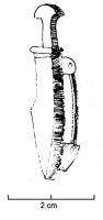FIB-4145 - Fibule skeuomorphe : coutelasbronzeTPQ : 100 - TAQ : 260Fibule émaillée en forme de coutelas : lame courbe et tranchant échancré. Pommeau et  fourreau peuvent être lisses, ou étamés, ou émaillés.