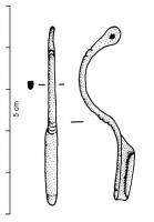 FIB-4959 - Fibule de type OszczywilkbronzeTPQ : 400 - TAQ : 500Fibule filiforme, arc de section étroite et pied aplati, à peine plus large ; porte-ardillon rectangulaire, plein et allongé ; ressort en arbalète, monté sur axe dans la tête perforée.