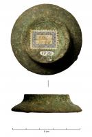 STE-4420 - Statuette : socle circulairebronzePetit socle circulaire, creux ou plein, présentant parfois les traces de la fixation de la statuette. 