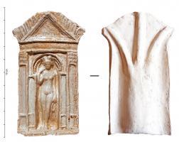 STE-4455 - Vénus sous édiculeterre cuiteTPQ : 1 - TAQ : 300Figurine moulée en terre blanche, représentant Vénus ; la déesse, en relief plat, est figurée sous la forme d'une femme nue retenant ses cheveux de la main droite ; elle se détache sur une niche, surmontée d'un fronton triangulaire soutenu par deux pilastres.
