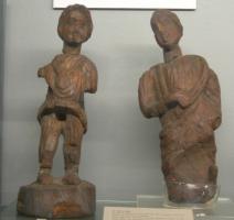 STE-4496 - Statue : personnage masculinboisStatue en bois figurant un personnage masculin à échelle 1/3. 