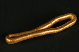 ANO-3001 - AnneauorAnneau fermé en or, section circulaire.