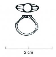BAG-4021 - Bague à épaulementsorBague à jonc mince, dont le chaton étroit est accosté de deux épaulements rectilignes disposés à angle droit.