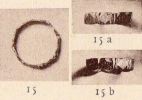 BAG-4274 - Bague octogonaleorBague constituée d'un jonc plat, de largeur égale, facetté en 8 pans lisses et réguliers, de forme polyédrique.