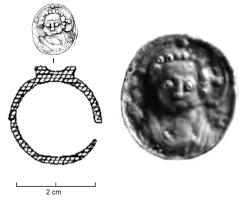BAG-5076 - Bague à chaton circulaire gravé en intailleferBague à chaton circulaire épais et surélevé, gravé en intaille (motifs chrétiens).