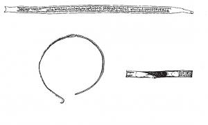 BRC-4222 - Bracelet rubanébronzeBracelet rubané en tôle de bronze orné d'une ligne sinueuse longitudinale et bordé par de lignes longitudinales incisées ou ponctuées.
