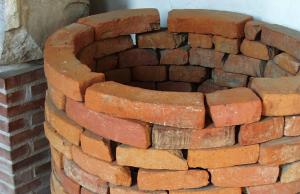 BRQ-4001 - Brique courbe de puitsterre cuiteBrique courbe pour chemisage de puits.