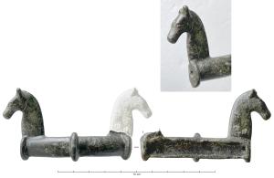 CHD-3007 - Chaudron à anse zoomorphebronzeChaudron équipé d'attaches d'anses tubulaires, rectilignes et terminées de chaque côté par un protomè de cheval.