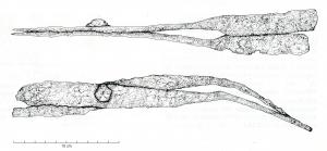 CIA-5001 - CisailleferPince articulée sur rivet, à mâchoires courbes ne se chevauchant pas permettant ainsi la découpe.  Les branches s'élargissent pour former des poignées décalées l'une par rapport à l'autre. 