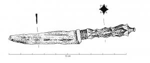 CTO-4050 - Couteaufer, bronzeCouteau à dos et tranchants droits, le tranchant remonte pour former une pointe asymétrique. La lame en fer est décorée par incrustation de deux fils d'alliage cuivreux. 
Le manche est en alliage cuivreux, de section en étoile à huit branche et se termine par un bouton.