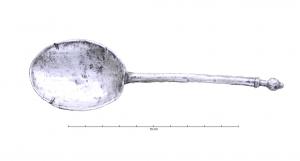 CUI-7003 - CuillerargentCuiller à large cuilleron en forme de goutte, manche court et filiforme, extrémité moulurée avec un motif variable : figurine, sabot ou simple bouton