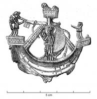 ESP-7069 - Enseigne de pèlerinage : ND de BoulogneplombEnseigne en forme de vaisseau gothique, dont la voile est inscrite NOCTER DA ou NOSTRE DAME ; au centre, la Vierge debout, tenant l'Enfant Jésus dans ses bras ; sur le château de proue, ange sonnant de la trompe. Au revers, aiguille pour la fixation.