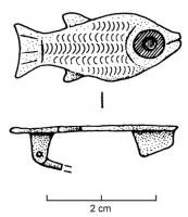 FIB-4154 - Fibule zoomorphe : poissonbronzeTPQ : 60 - TAQ : 250Fibule plate, en forme de poisson dont le corps est représenté de façon schématique, avec l'œil figuré par un disque d'émail et le corps (généralement étamé) couvert d'écailles indiquées par une successsion d'arcs de cercles.