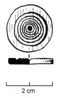 JTN-4002 - JetonosJeton plat, à bord vertical (section cylindrique); la face supérieure est ornée de cercles concentriques avec une cupule centrée plus marquée; diamètre 16 à 20mm; tranche à deux biseaux droits ou émoussés, ou deux biseaux avec un angle chanfreiné.