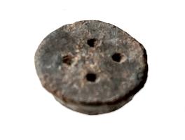PDS-4500 - Poids tronconique : 4 unciae, ou triensplombPoids coulé, de forme tronconique; la masse de 4 unciae (109,12 g) peut être indiquée par 4 points.