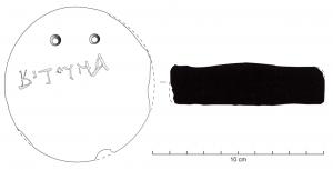 PSN-3009 - Peson discoïdal en terre cuiteterre cuitePeson en forme de disque plat et épais, la tranche verticale, percé au sommet de deux trous rapprochés.