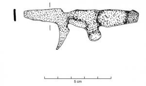 SER-6005 - Pêne à deux barbesferTige méplate avec deux barbes centrées sur un côté et un arrêt sur la longueur opposée. Une des deux barbes est plus grande que l'autre.