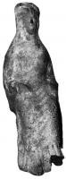 STE-4113 - Statuette : personnage féminin voilé assisterre cuitePersonnage féminin ou déesse sans attributs, assise, voilée; les mains sont posées sur les cuisses.