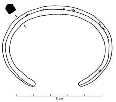 BRC-1021 - Bracelet ouvert à extrémités aminciesbronzeBracelet ouvert à tige massive de section ovalo-rectangulaire (ou rectangulaire à dos bombé) et à extrémités amincies, voire pointues ; décor incisé.
