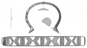 BRC-1129 - Bracelet de section large à tamponsbronzeBracelet ouvert de section large et mince, plano-convexe carénée, concavo-convexe ou triangulaire ; tampons aux extrémités ; décor d'incisions variées.