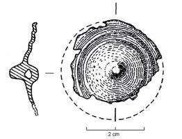 BTN-1005 - Bouton circulaire à bélièrebronzeBouton (ou applique) à bélière ; type circulaire, plus ou moins bombé et présentant un mamelon central et une ou plusieurs nervures concentriques. 