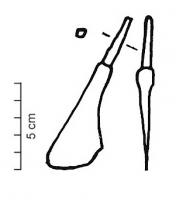COP-4008 - Couteau à piedferOutil à large lame trapézoïdale et au tranchant légèrement convexe, soie plus ou moins déportée latéralement.  