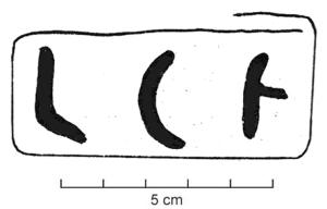 COV-4179 - Tuile estampillée L.C.Fterre cuiteTPQ : 50 - TAQ : 100Tuile estampillée L.C.F, dans un cartouche rectangulaire.