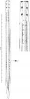 EPE-1043 - Épée de type de Port-NidaubronzeTrès longue épée à lame pistilliforme de section losangique aplatie, ornée de filets parallèles aux bords, et de décors de cercles et de demi-cercles concentriques.