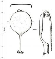 FIB-3824 - Fibule de type unguiformebronzeTPQ : -50 - TAQ : -15Fibule dont l'arc, creux par dessous, s'évase en forme d'ongle ou de goutte ; ressort bilatéral dont la corde fait un tour autour de l'arc ; le pied est ici orné d'une paire de cornes de bélier.