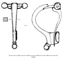 FIB-4352 - Fibule de type HrušicabronzeFibule coulée, lourde, reprenant la forme d'un type d'Aucissa précoce mais avec de gros boutons aux extrémités de la charnière et un bouton oblique, coulé avec l'arc, à l'extrémité du pied; arc de section massive, carrée ou rectangulaire.