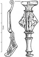 FIB-4858 - Fibule à arc losangiquebronzeTPQ : 50 - TAQ : 90Fibule à arc plat et losangique, verticalement partagé par trois moulures; le pied et la tête possèdent également des moulures transversales.