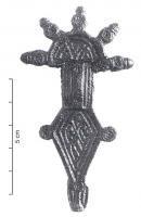 FIB-5264 - Fibule digitée, type Hahnheim, var. orientalebronzeFibule à tête hémi-circulaire, ornée sur le pourtour de 5 digitations; décor excisé en une ou deux zones concentriques sur la tête; arc plat, généralement creusé de cannelures parallèles; pied trapézoïdal à décor excisé, souvent orné de disques au contact de l'arc; pied zoomorphe; l'articulation consiste en un ressort en fer monté sur une seule plaquette coulée; porte-ardillon réduit, sous le départ du pied.