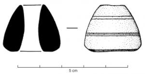 FUS-4007 - Fusaïole de profil semi-ogivalbois de cerfFusaïole tournée, de profil semi-ogival ; la partie externe est ornée de groupes de filets parallèles, obtenus au moment du tournage ; perforation biconique axiale.