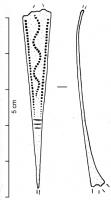 FIB-3062 - Fibule de Nauheim 5a48bronzeRessort à 4 spires et corde interne ; arc plat, triangulaire et tendu ; porte-ardillon trapézoïdal ajouré ; arc orné d'une échelle ondulée médiane et de deux échelles rectilignes sur les bords, limitées vers le pied par un ou plusieurs filets incisés transversaux.